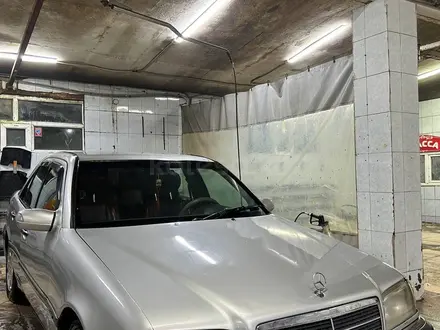 Mercedes-Benz C 200 1998 года за 1 800 000 тг. в Астана – фото 18