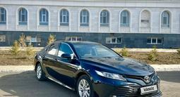 Toyota Camry 2018 года за 12 850 000 тг. в Астана – фото 2