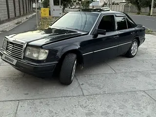 Mercedes-Benz E 230