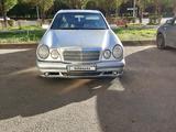 Mercedes-Benz E 200 1996 года за 2 500 000 тг. в Астана