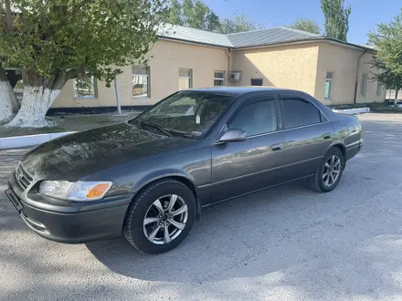 Toyota Camry 2001 года за 3 800 000 тг. в Шиели – фото 4