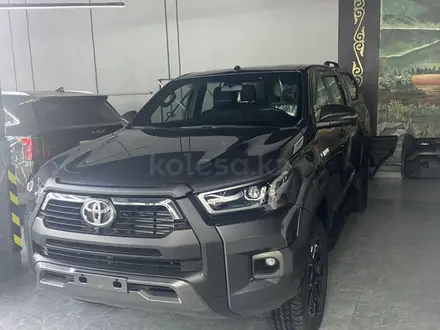 Toyota Hilux 2023 года за 28 500 000 тг. в Семей