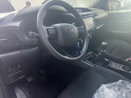 Toyota Hilux 2023 года за 28 500 000 тг. в Семей – фото 4