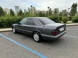 Mercedes-Benz E 200 1995 года за 2 300 000 тг. в Астана – фото 2