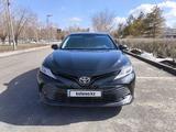 Toyota Camry 2019 года за 12 800 000 тг. в Астана