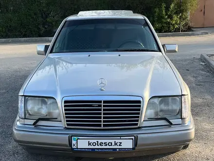 Mercedes-Benz E 280 1993 года за 2 100 000 тг. в Туркестан – фото 7