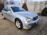 Mercedes-Benz C 200 2001 годаfor2 830 000 тг. в Тараз – фото 3