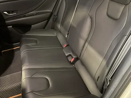 Hyundai Elantra 2023 года за 7 900 000 тг. в Алматы – фото 12