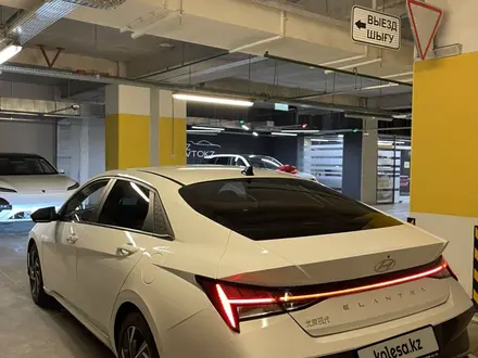 Hyundai Elantra 2023 года за 7 900 000 тг. в Алматы – фото 5