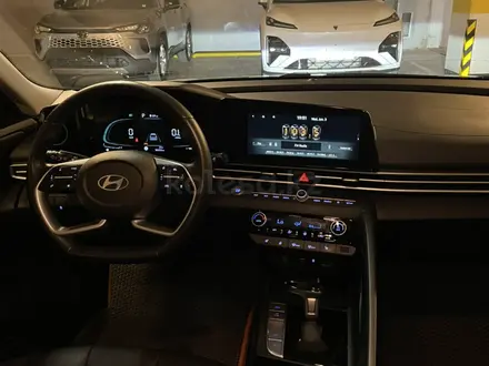 Hyundai Elantra 2023 года за 7 900 000 тг. в Алматы – фото 8