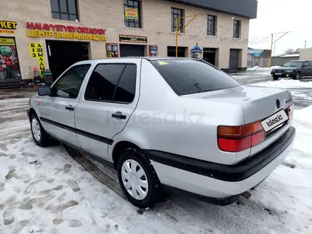 Volkswagen Vento 1994 года за 1 800 000 тг. в Тараз – фото 4