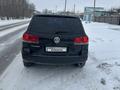 Volkswagen Touareg 2005 года за 3 500 000 тг. в Караганда – фото 2