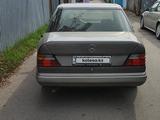 Mercedes-Benz E 230 1992 года за 2 100 000 тг. в Алматы – фото 4