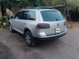 Volkswagen Touareg 2004 года за 4 500 000 тг. в Алматы – фото 4