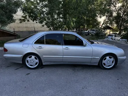 Mercedes-Benz E 320 2000 года за 4 300 000 тг. в Алматы – фото 3