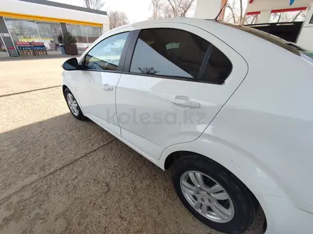 Chevrolet Aveo 2015 годаүшін5 000 000 тг. в Уральск – фото 4