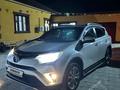 Toyota RAV4 2018 года за 11 300 000 тг. в Атырау – фото 3