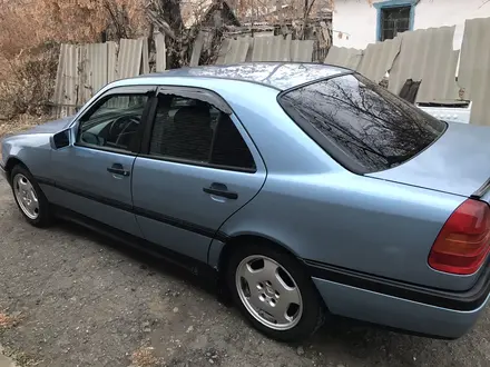 Mercedes-Benz C 180 1994 года за 1 900 000 тг. в Астана – фото 6