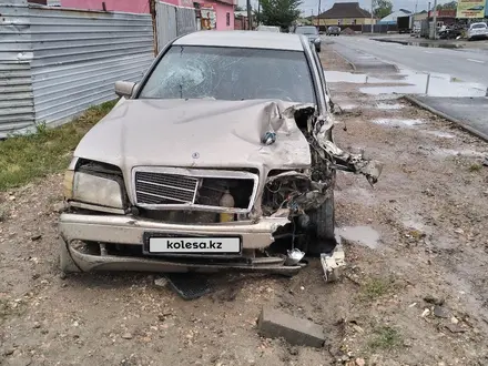 Mercedes-Benz C 200 1994 года за 700 000 тг. в Астана – фото 6