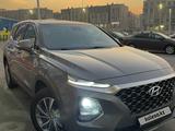 Hyundai Santa Fe 2019 годаfor12 700 000 тг. в Алматы