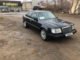 Mercedes-Benz E 200 1995 года за 1 550 000 тг. в Караганда