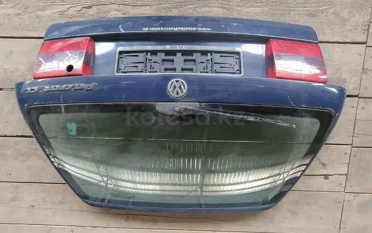 Крышка багажника Volkswagen Passat B4 за 45 000 тг. в Алматы