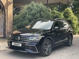 Volkswagen Tiguan 2021 года за 16 600 000 тг. в Алматы – фото 3