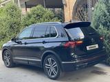 Volkswagen Tiguan 2021 года за 16 600 000 тг. в Алматы – фото 2