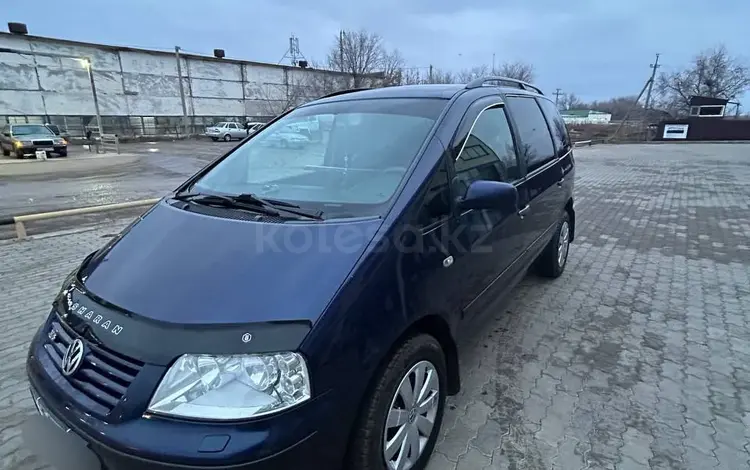 Volkswagen Sharan 2001 годаfor3 500 000 тг. в Уральск