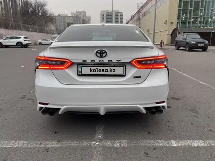 Toyota Camry 2021 года за 15 200 000 тг. в Алматы – фото 5