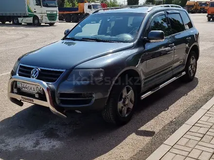 Volkswagen Touareg 2003 года за 5 500 000 тг. в Актобе – фото 9