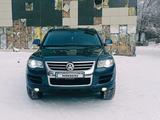 Volkswagen Touareg 2007 года за 7 200 000 тг. в Астана