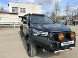 Toyota Hilux 2022 года за 26 500 000 тг. в Уральск – фото 4