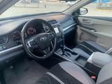 Toyota Camry 2016 года за 5 500 000 тг. в Актобе – фото 4