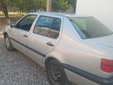 Volkswagen Vento 1992 года за 1 300 000 тг. в Шымкент – фото 4