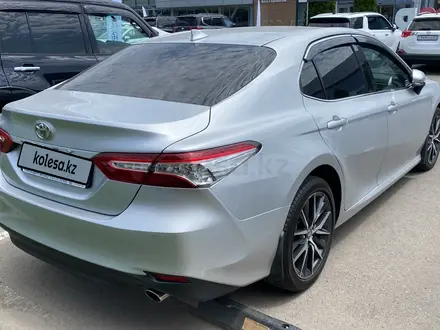 Toyota Camry 2021 года за 18 500 000 тг. в Алматы – фото 3