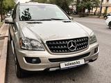 Mercedes-Benz ML 500 2007 года за 6 900 000 тг. в Шымкент – фото 2