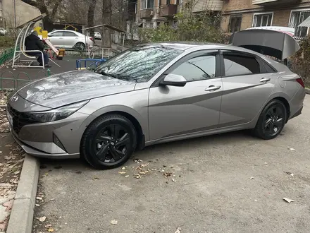 Hyundai Elantra 2022 года за 9 700 000 тг. в Алматы – фото 2