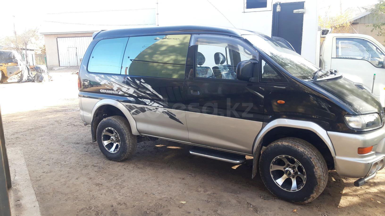 Mitsubishi Delica 2002 г.