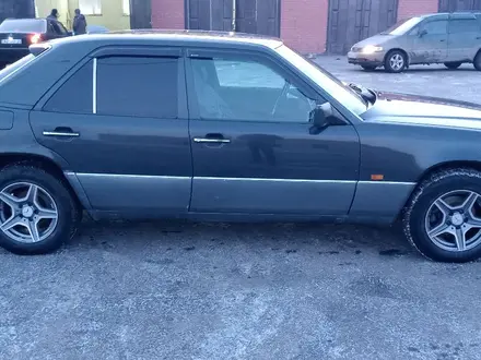 Mercedes-Benz E 200 1994 года за 2 699 900 тг. в Жезказган – фото 5