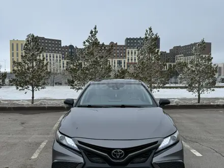 Toyota Camry 2021 года за 12 150 000 тг. в Астана – фото 11