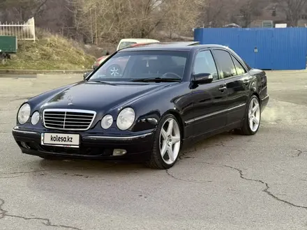 Mercedes-Benz E 320 2001 года за 5 300 000 тг. в Алматы