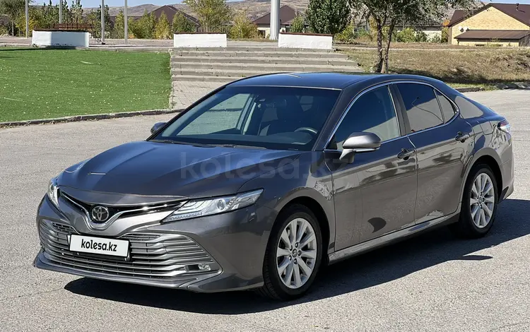 Toyota Camry 2018 года за 11 700 000 тг. в Астана