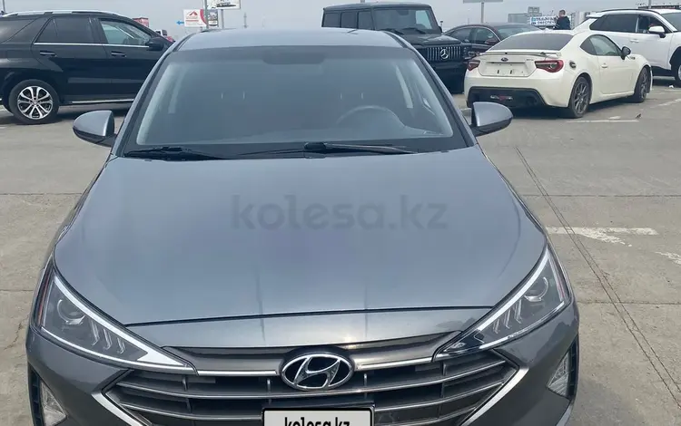 Hyundai Elantra 2018 года за 6 500 000 тг. в Астана