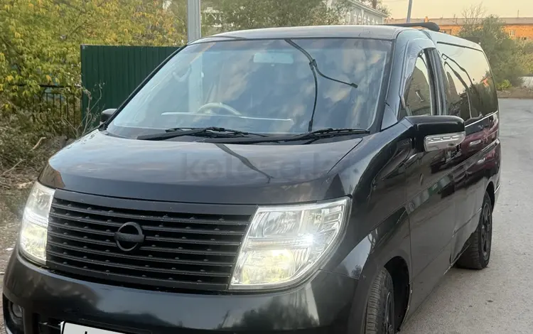 Nissan Elgrand 2004 годаүшін4 500 000 тг. в Караганда