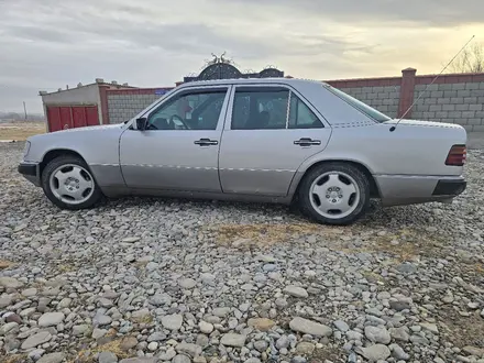 Mercedes-Benz E 200 1991 года за 1 400 000 тг. в Шымкент – фото 2