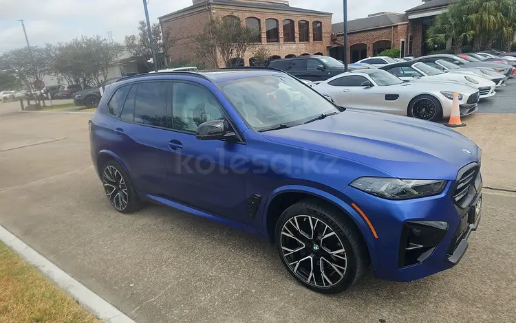 BMW X5 M 2023 года за 50 900 000 тг. в Алматы