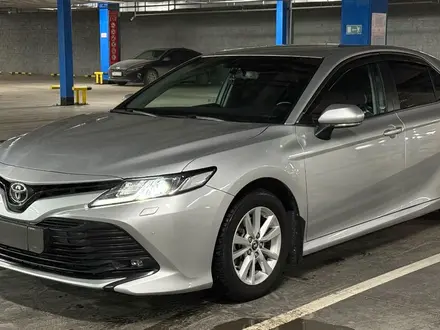 Toyota Camry 2019 года за 15 500 000 тг. в Усть-Каменогорск – фото 2