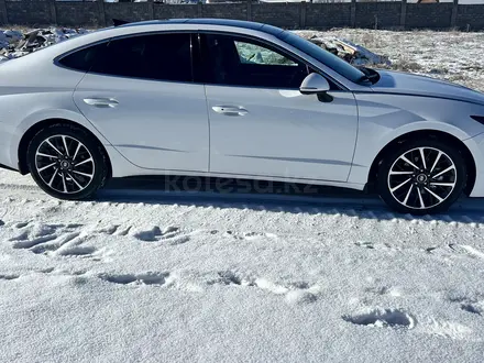 Hyundai Sonata 2021 года за 13 000 000 тг. в Алматы – фото 17