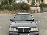 Mercedes-Benz E 220 1993 годаfor2 200 000 тг. в Шымкент